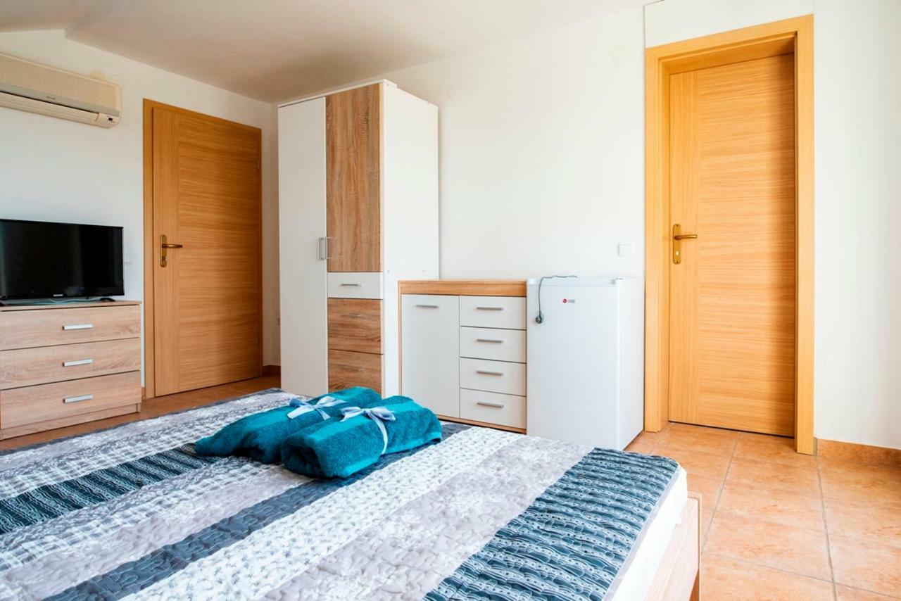 Lavanda Apartments&Studios Pinezići Екстериор снимка