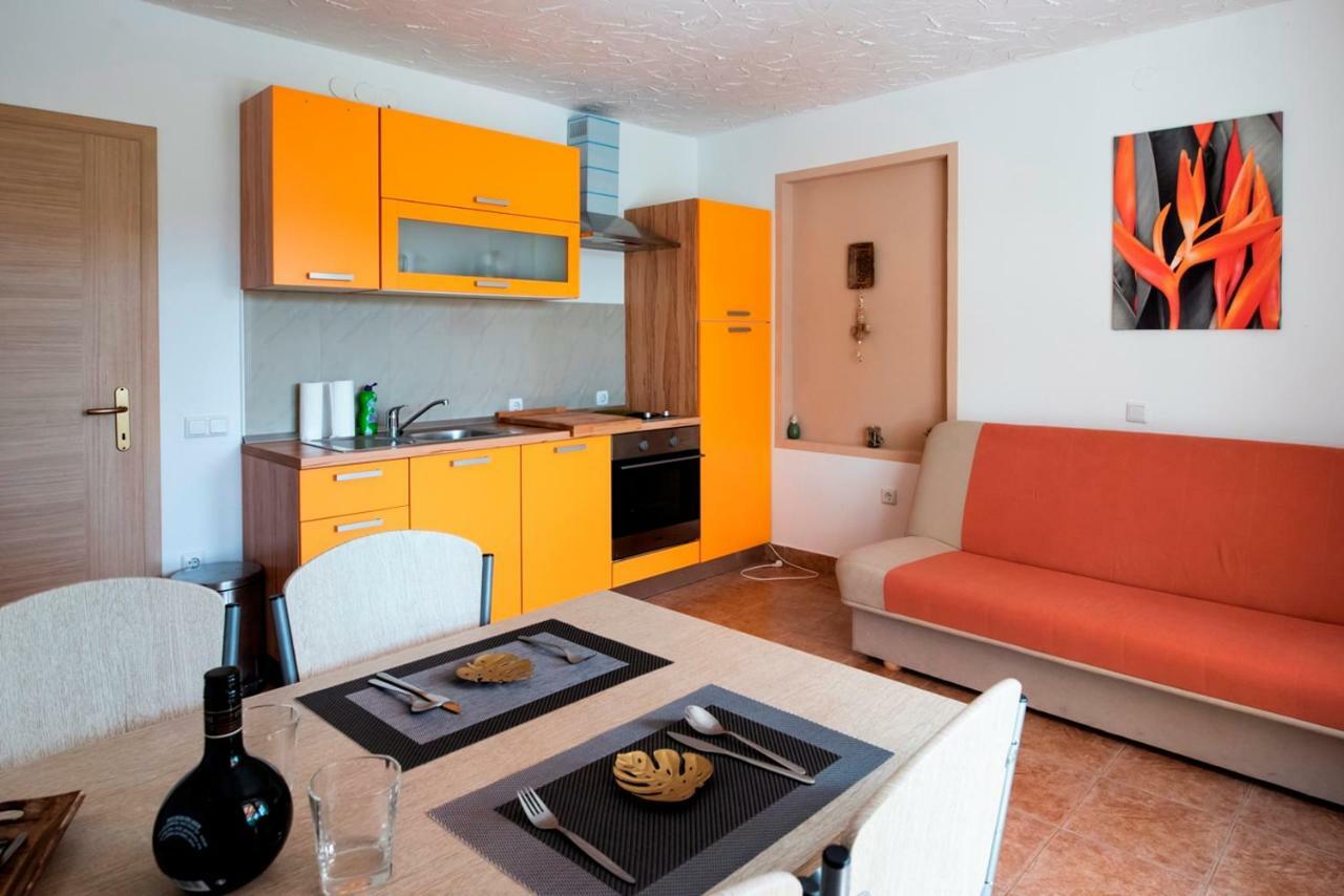 Lavanda Apartments&Studios Pinezići Екстериор снимка