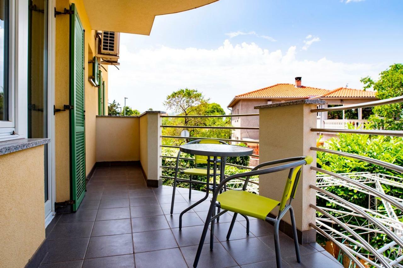 Lavanda Apartments&Studios Pinezići Екстериор снимка