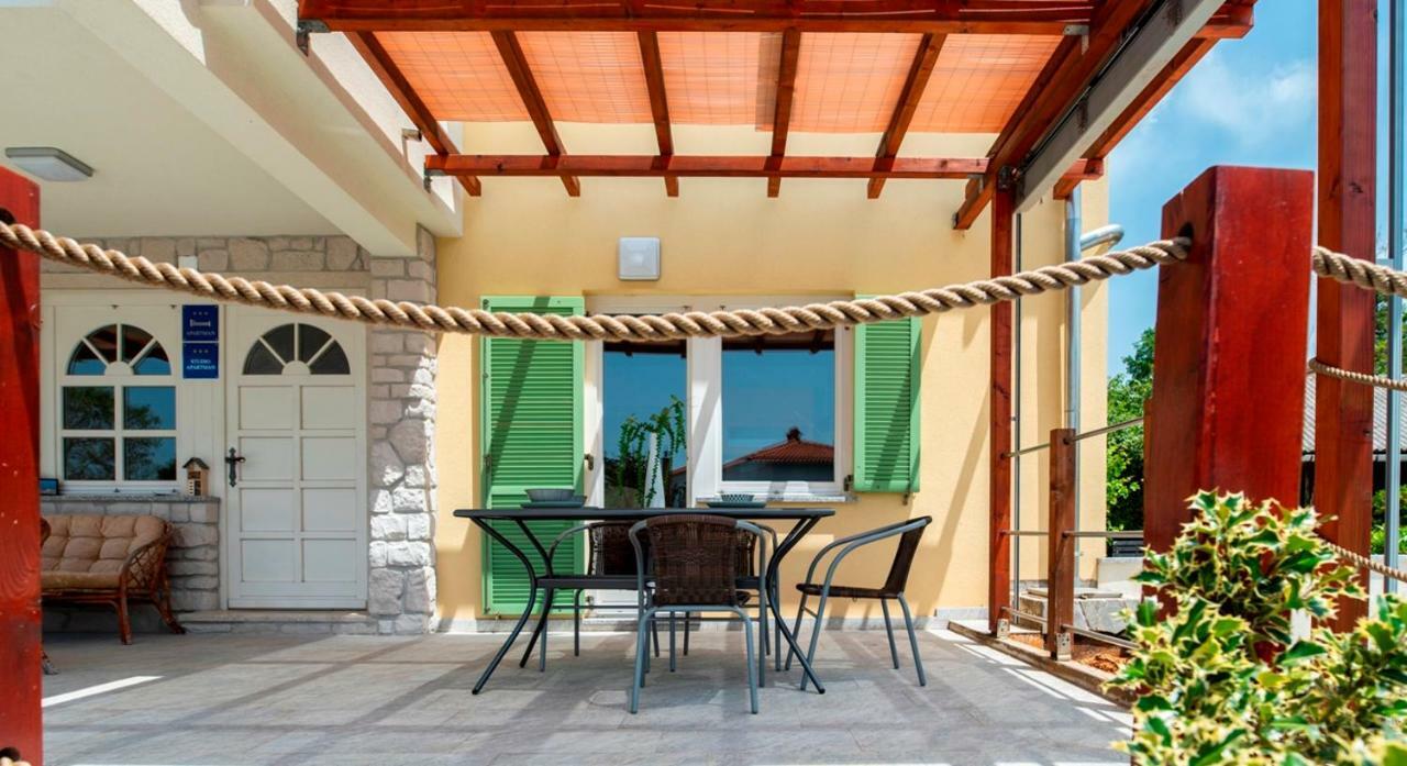 Lavanda Apartments&Studios Pinezići Екстериор снимка
