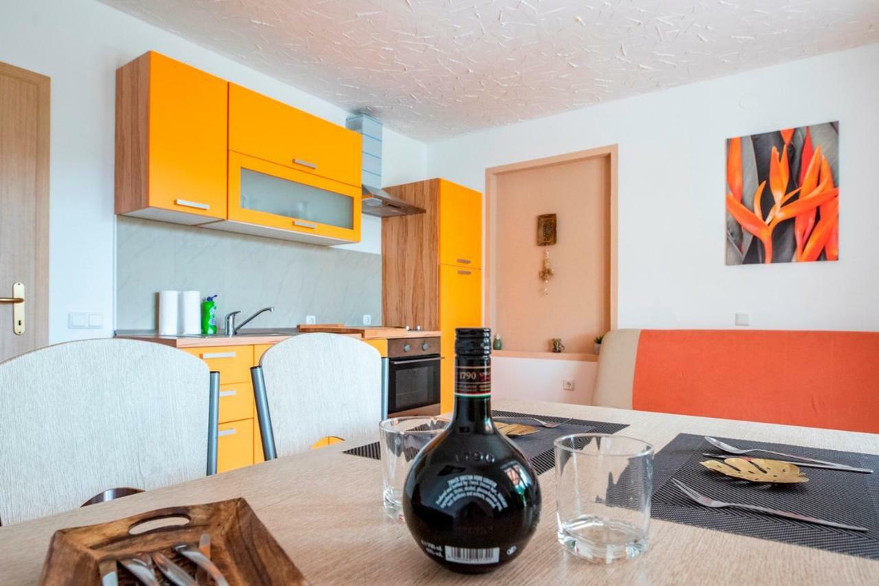 Lavanda Apartments&Studios Pinezići Екстериор снимка