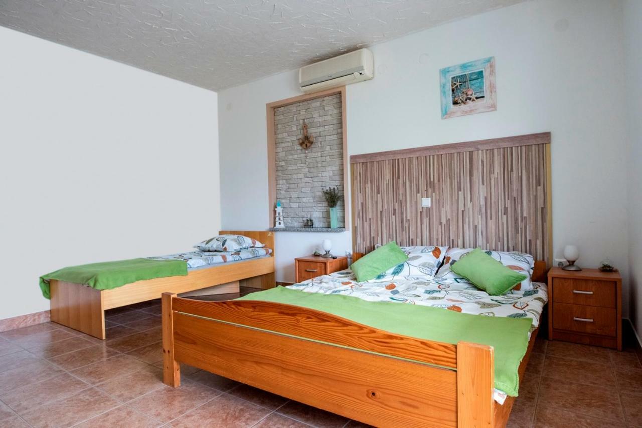 Lavanda Apartments&Studios Pinezići Екстериор снимка
