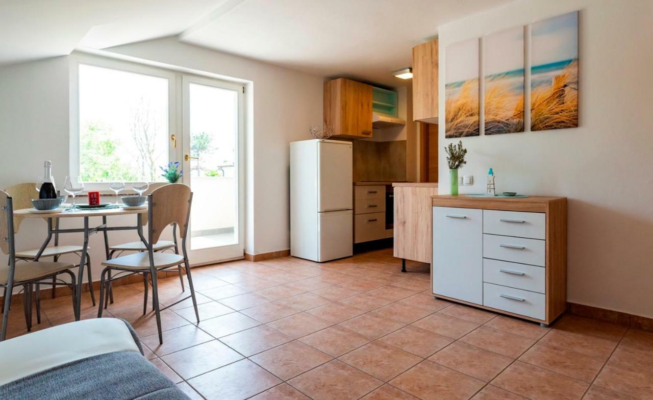 Lavanda Apartments&Studios Pinezići Екстериор снимка
