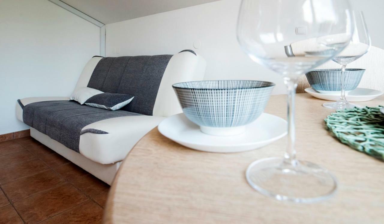 Lavanda Apartments&Studios Pinezići Екстериор снимка