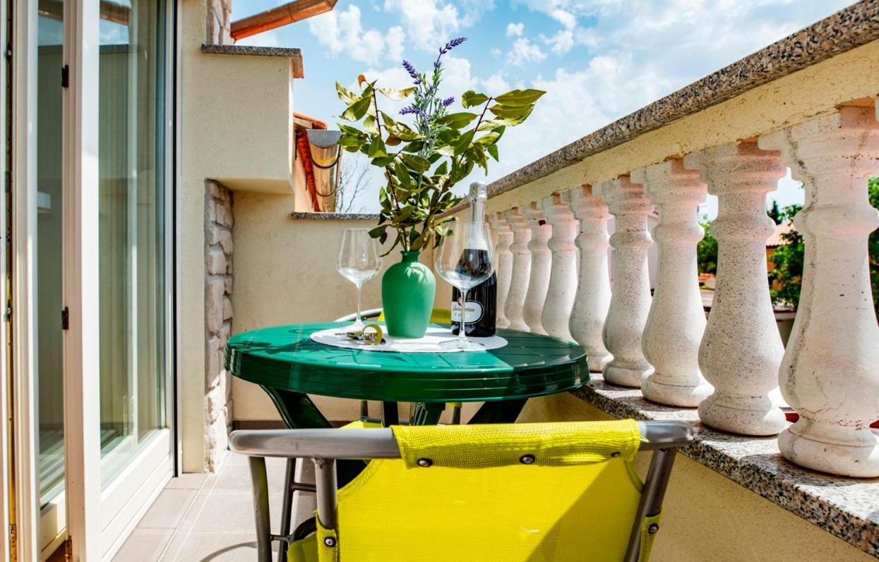 Lavanda Apartments&Studios Pinezići Екстериор снимка