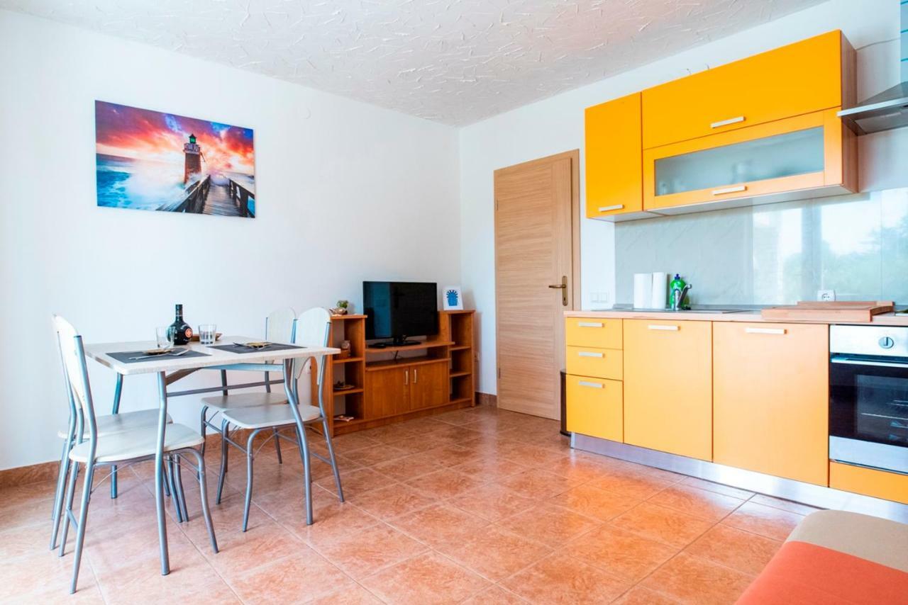 Lavanda Apartments&Studios Pinezići Екстериор снимка